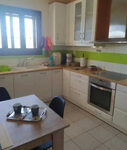 Baitani * لوترا أوراياس إلينيس